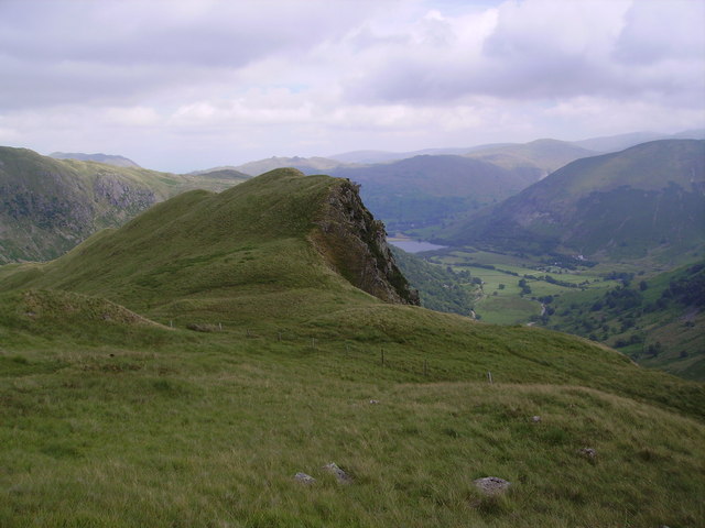 File:Stand Crags - geograph.org.uk - 206568.jpg