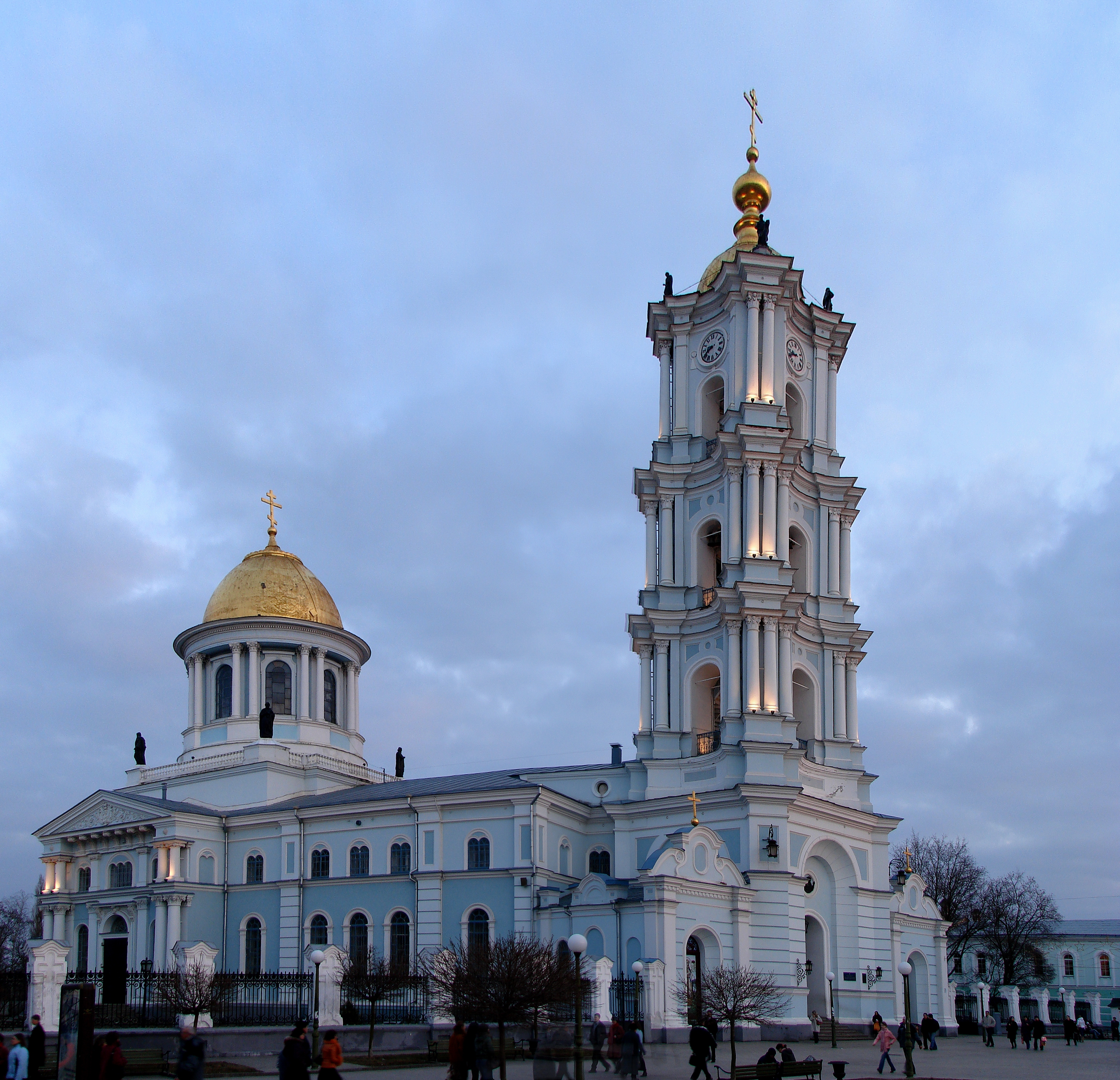 Сп храмы православные. Спасо-Преображенский собор (Сумы). Город Сумы кафедральный Спасо Преображенский собор. Сумской кафедральный собор Спасо. Преображенский. Собор. Собор Сувы.