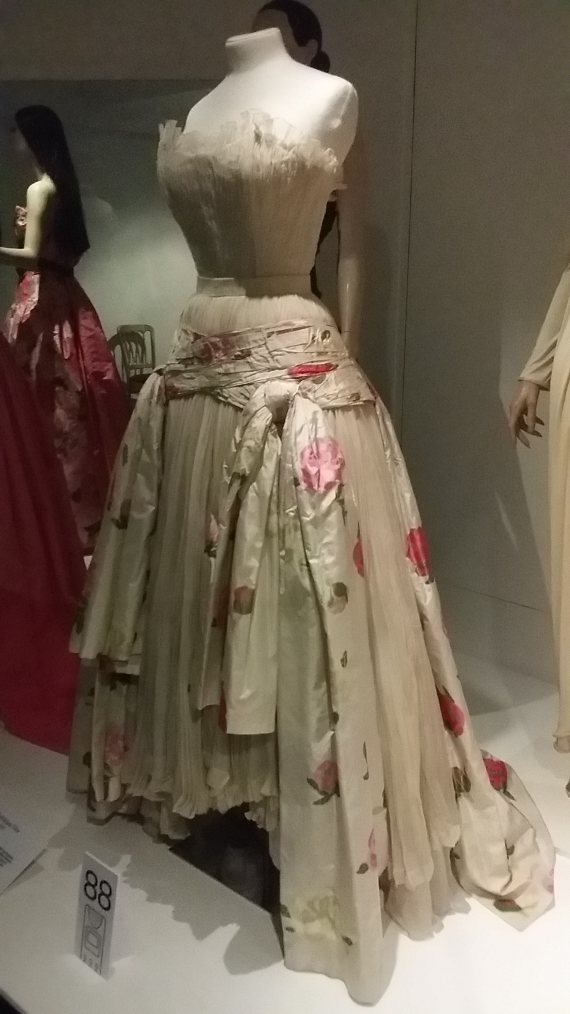 1953 Ballgown by Christian Dior. (National Gallery of Australia) :  r/fashionhistory