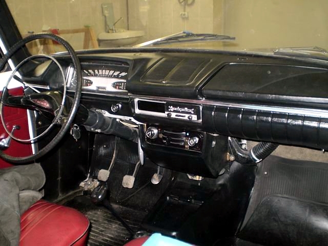 File:1974 Moskvitch-412IE interior.jpg