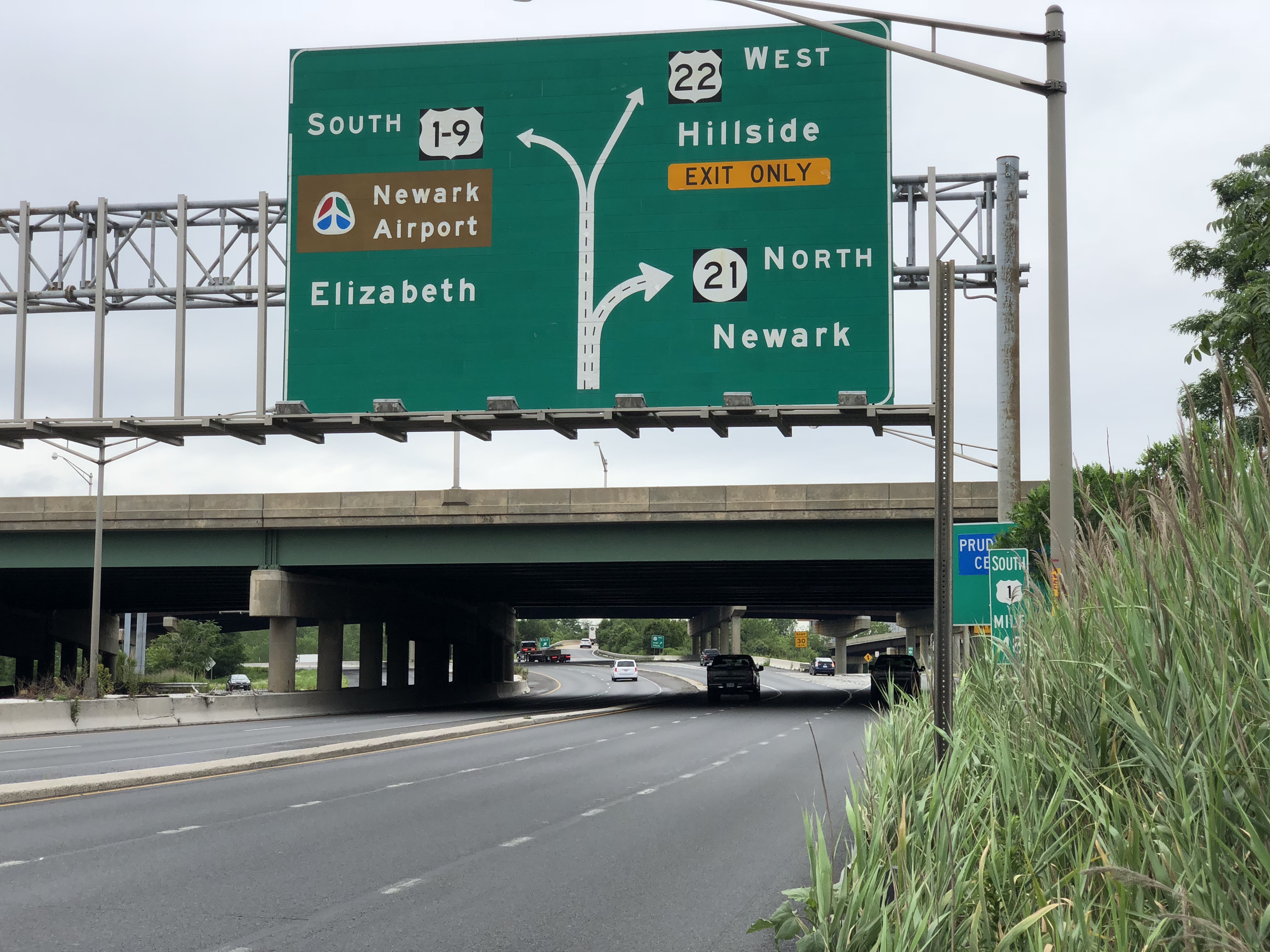 N 21 5. Newark Highway 1&9 sign.