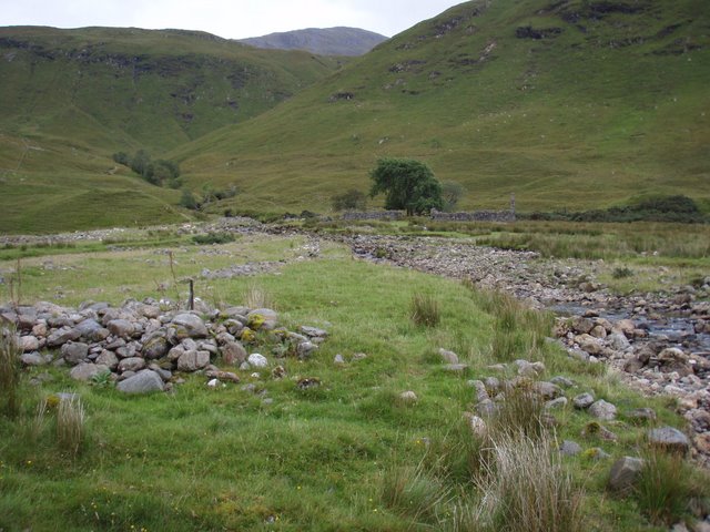 File:Allt Coire Easaich - geograph.org.uk - 1211636.jpg