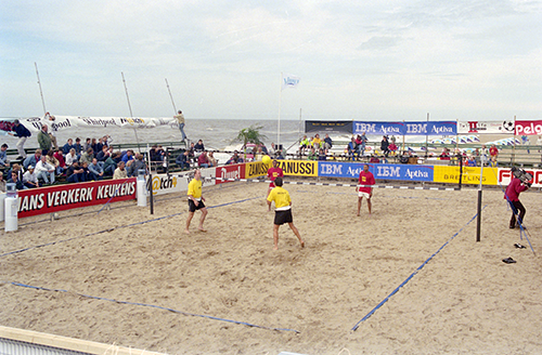 File:Beach voetvolley '98 - 09.png