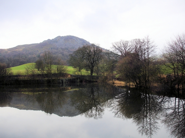 Bottoms Reservoir and Tegg's Nose - geograph.org.uk - 662016