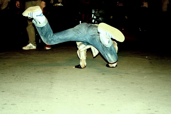 File:Break-dance.jpg