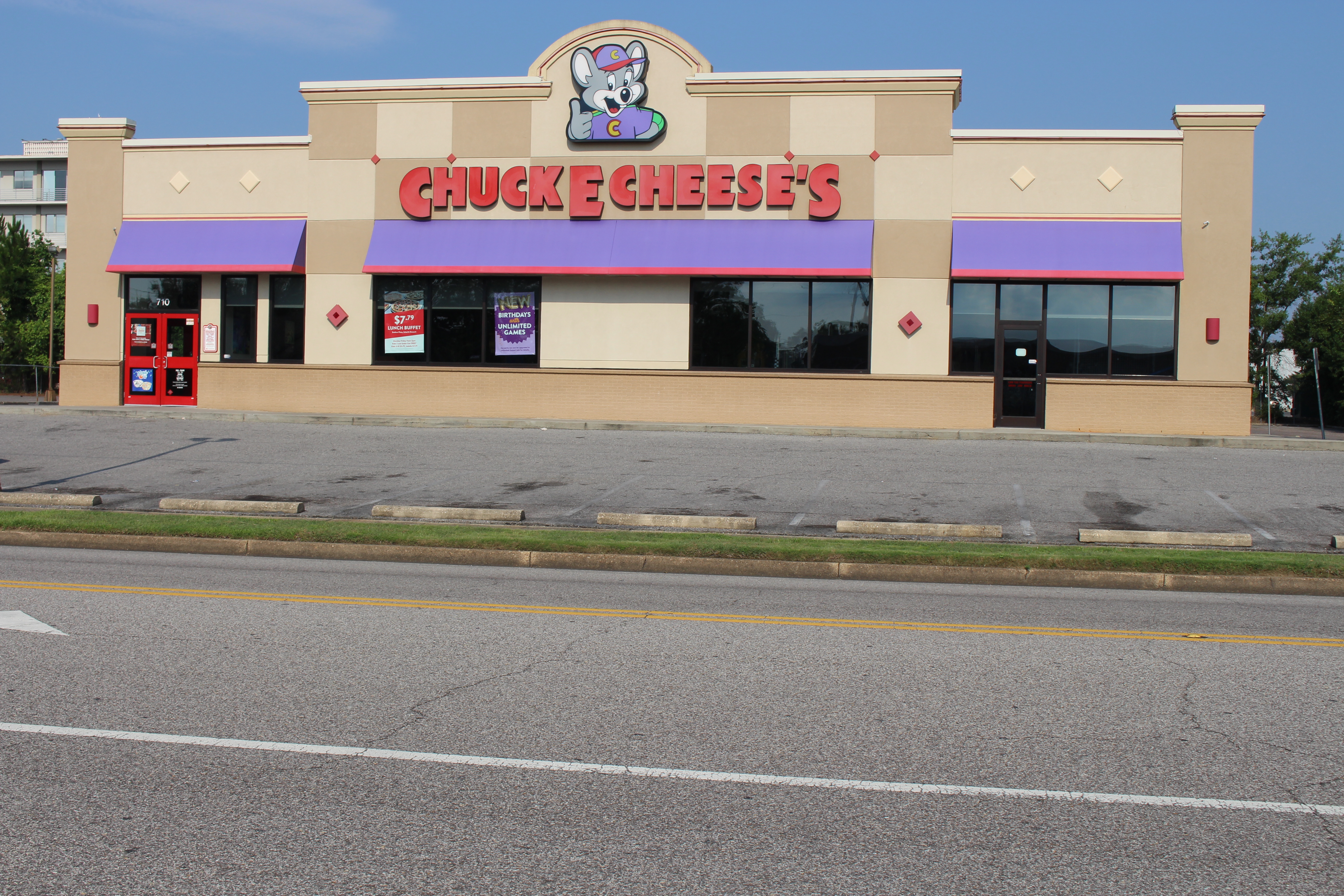 Closed Chuck E Cheese in West Long Branch, NJ 