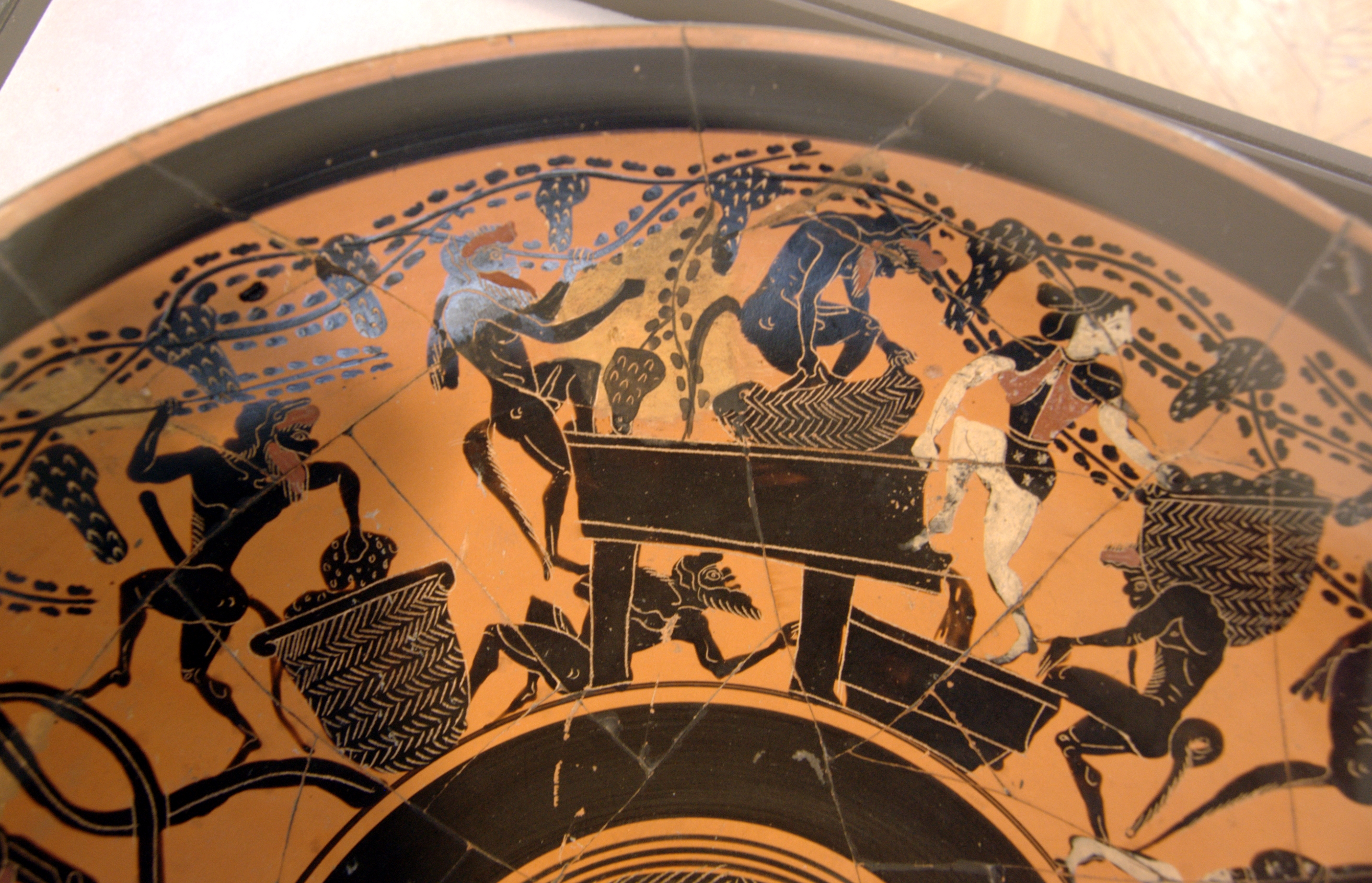 Дионис и его свита. Роспись лекифа. Около 430 г. до н. э. Берлин.