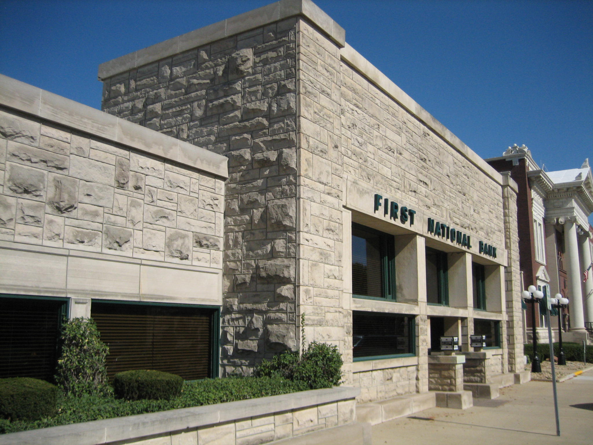 Фрэнки банк. Frank Lloyd Wright Bank. Райт здание банка. Frank l. Smith Bank. Бартсвилл.