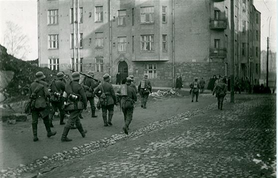 File:Germans in Helsinki 1918 (2).jpg