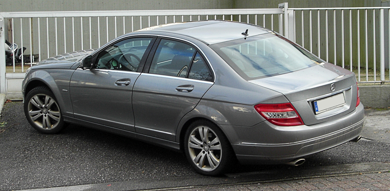 File:Mercedes-Benz C-Klasse Avantgarde (W 204) rear 20110125.jpg -  Wikimedia Commons