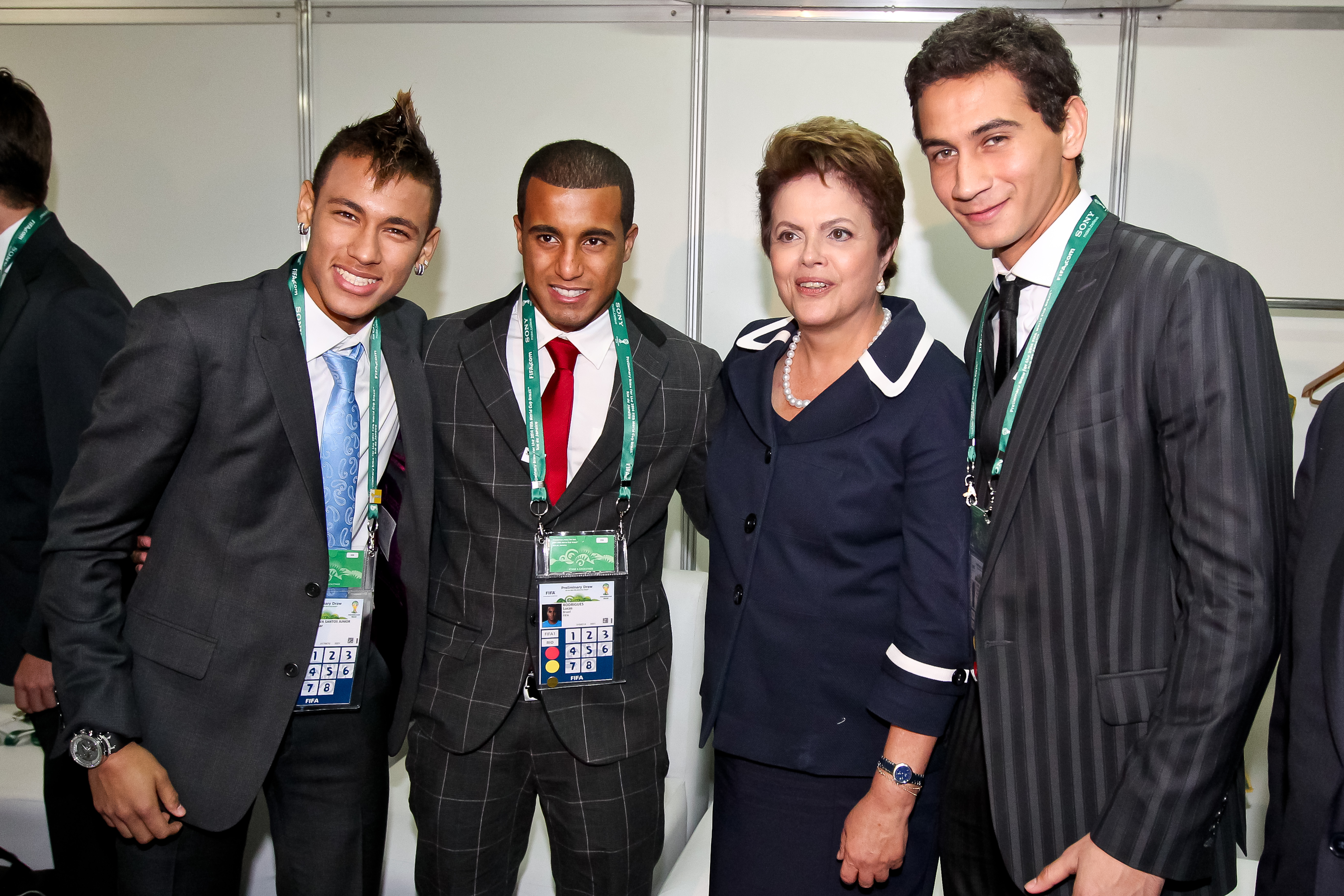 Neymar, Lucas Moura, Dilma Rousseff, Ganso.jpg