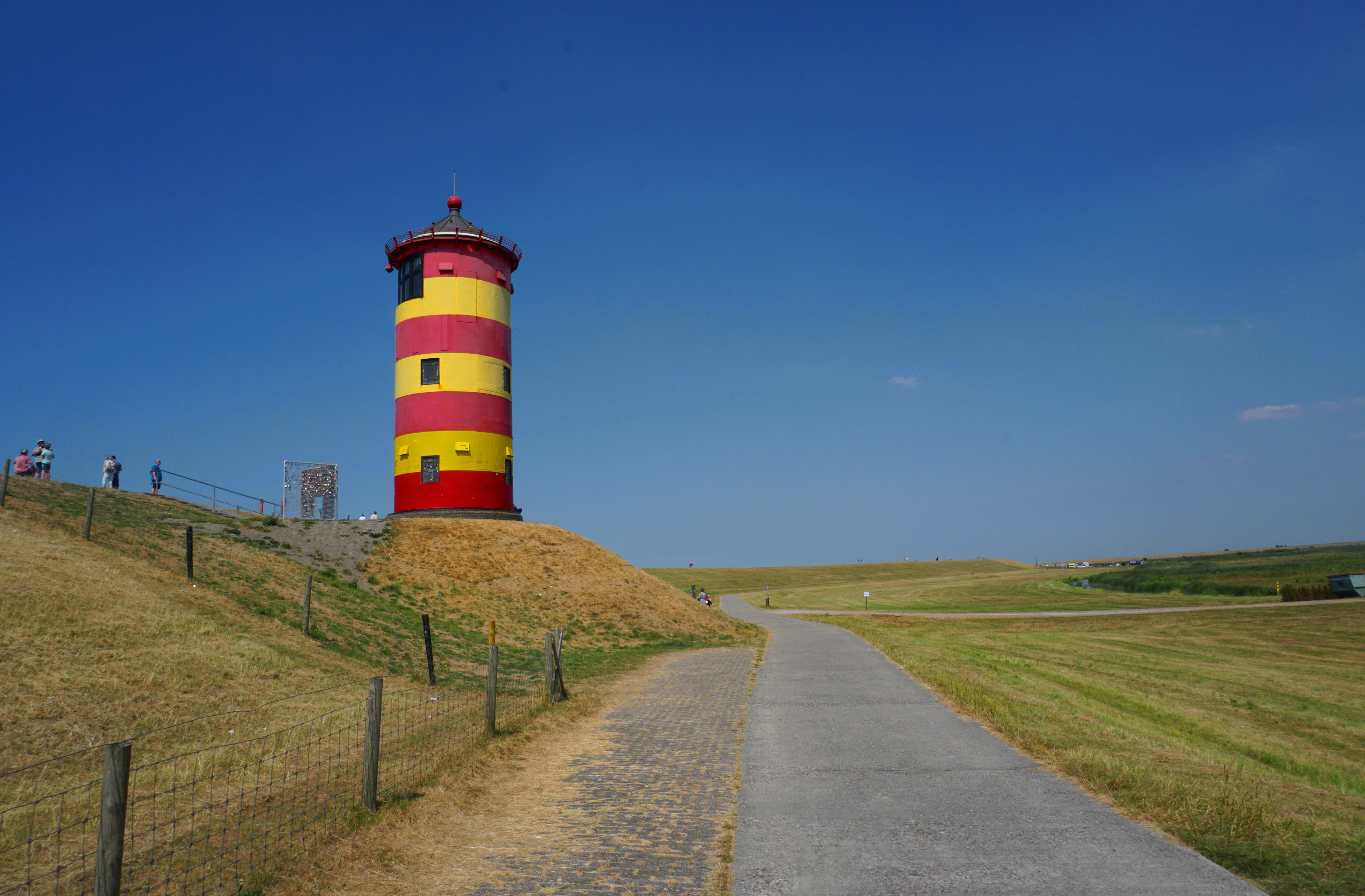 File:Pilsumer Leuchtturm 2010-10 CN-I.jpg – Travel guide at Wikivoyage