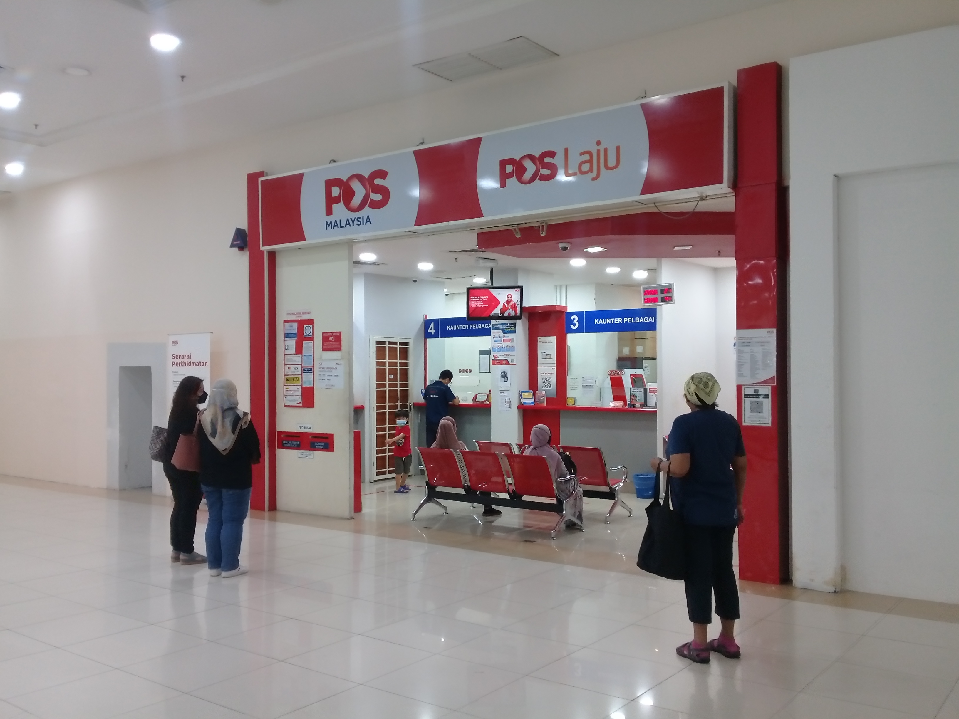 File Pos Malaysia Giant Hypermarket Kota Damansara Post Office Jpg Wikimedia Commons