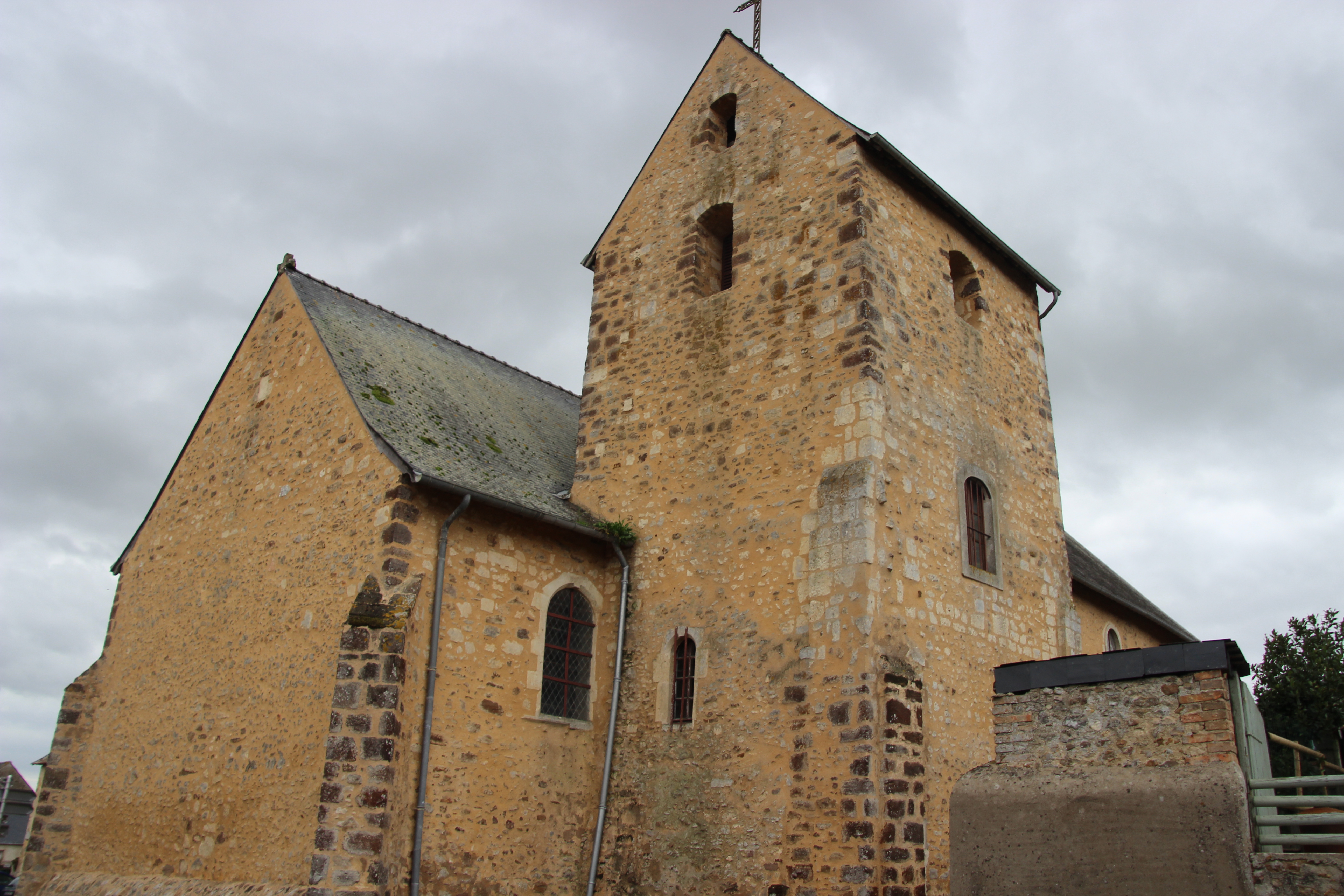 Église de Saint Ouen en Champagne  France Pays de la Loire Sarthe Saint-Ouen-en-Champagne 72350