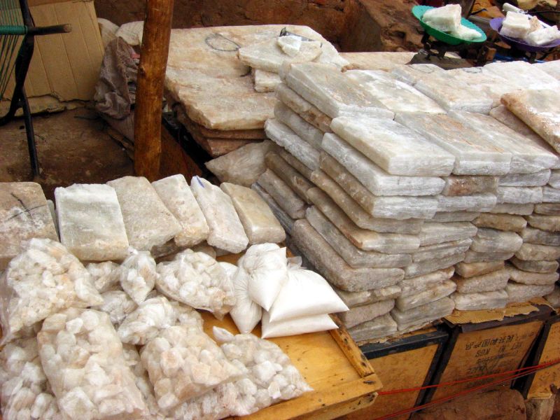 File:Salt selling Mopti Mali.jpg