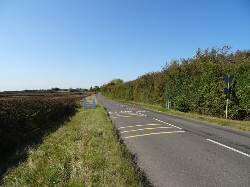 File:School Hill towards Charndon - geograph.org.uk - 6275471.jpg