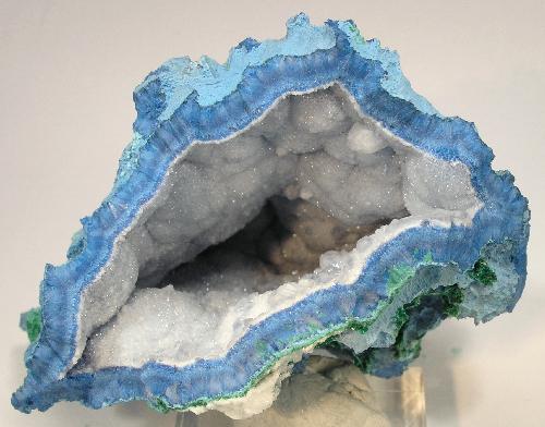 File:Shattuckite-Quartz-Malachite-251496.jpg