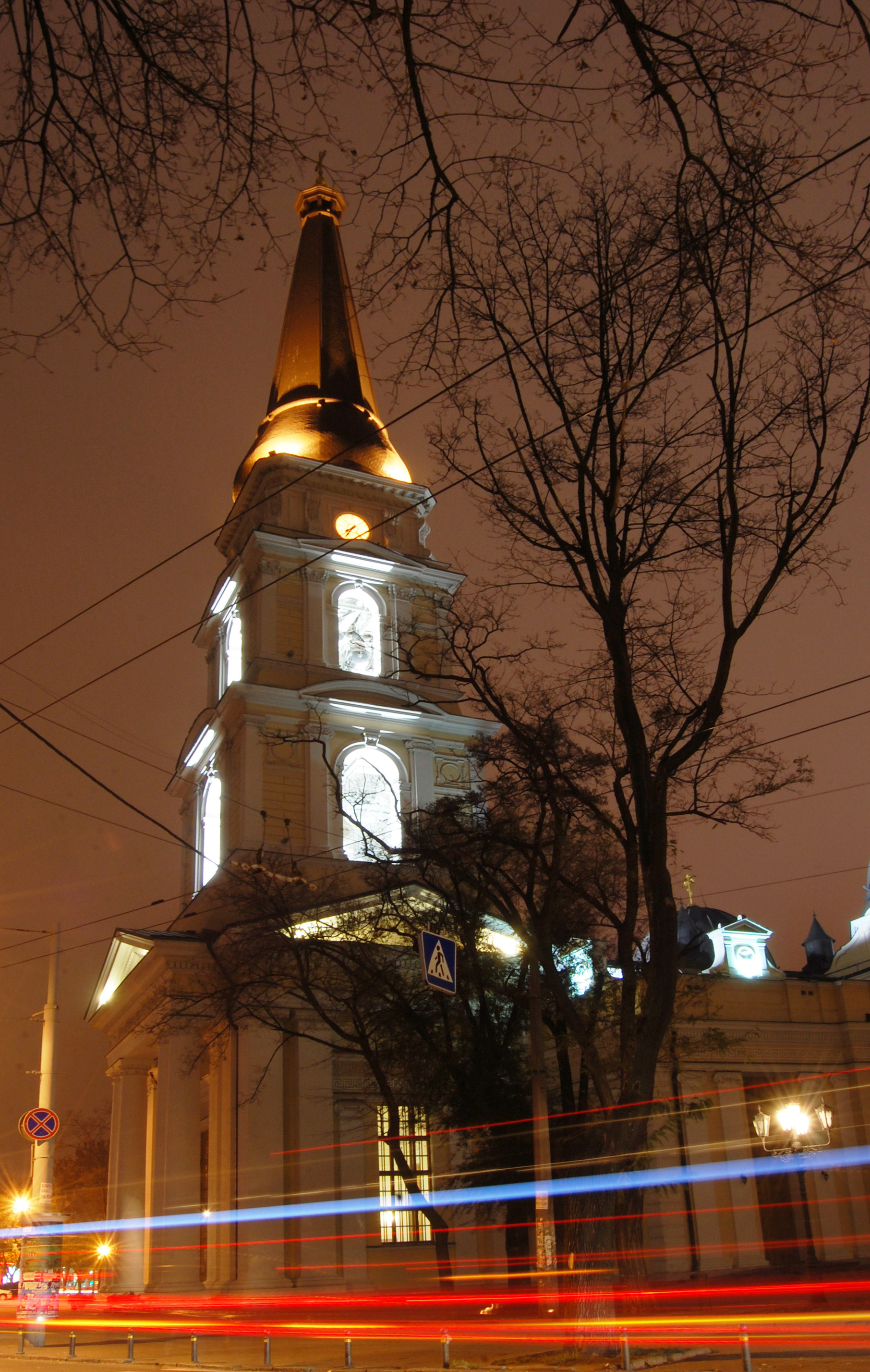 Благовещенский собор в Харькове ночью