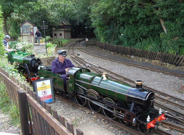 File:Stapleford Miniature Railway - geograph.org.uk - 1353951.jpg