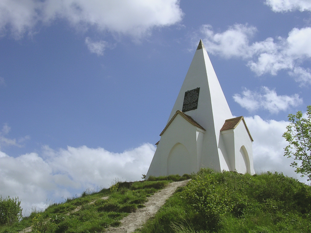 The monument at Farley Mount - geograph.org.uk - 26204