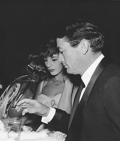 File:Veronique and Gregory Peck 1959.jpg