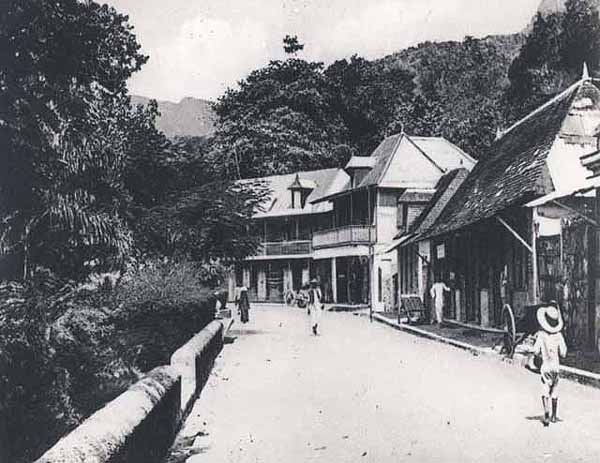 File:Victoria buildings Seychelles 1900s.jpg