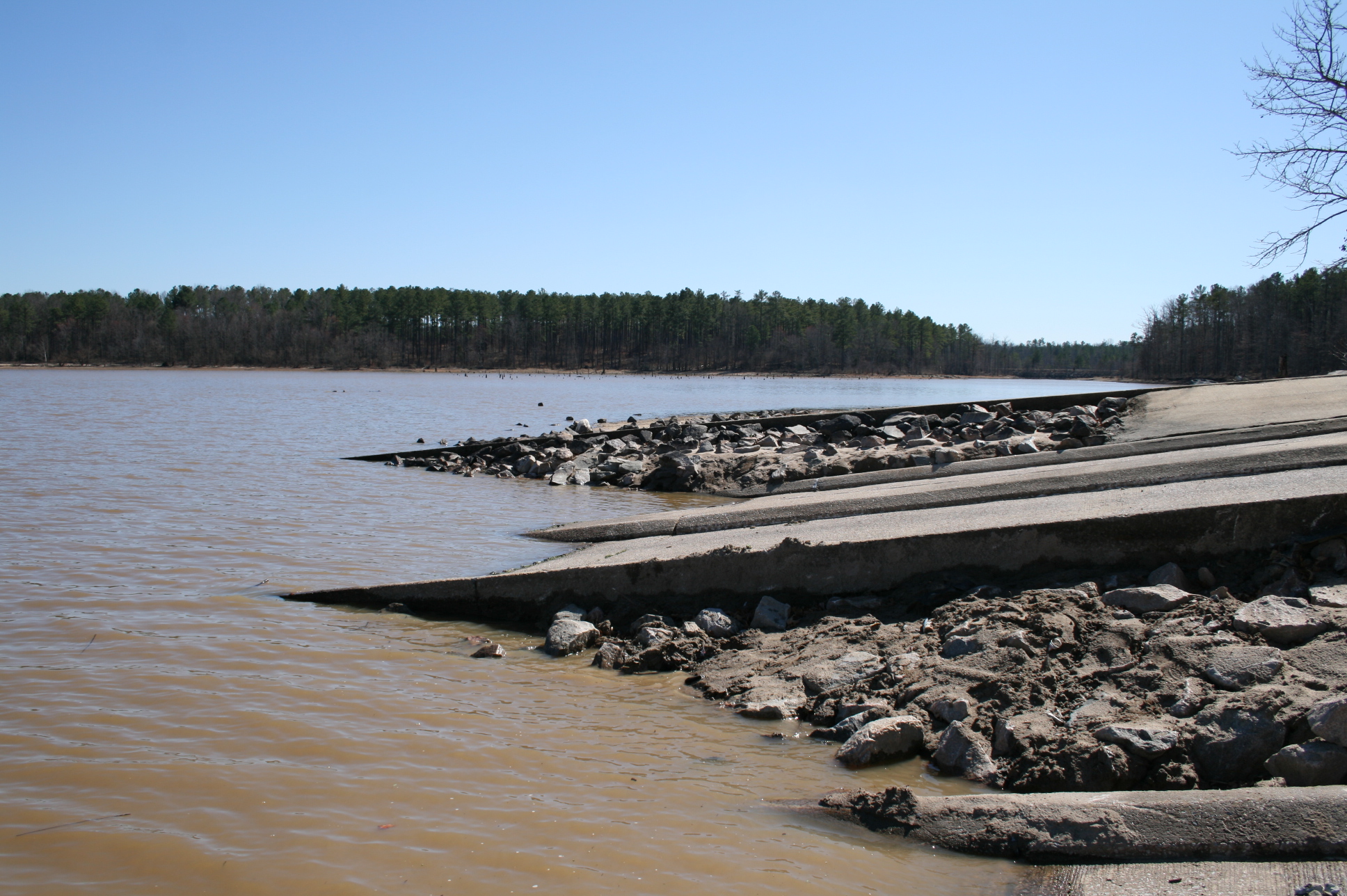 File:2008-03-09 Falls Lake boat ramp.jpg - Wikipedia