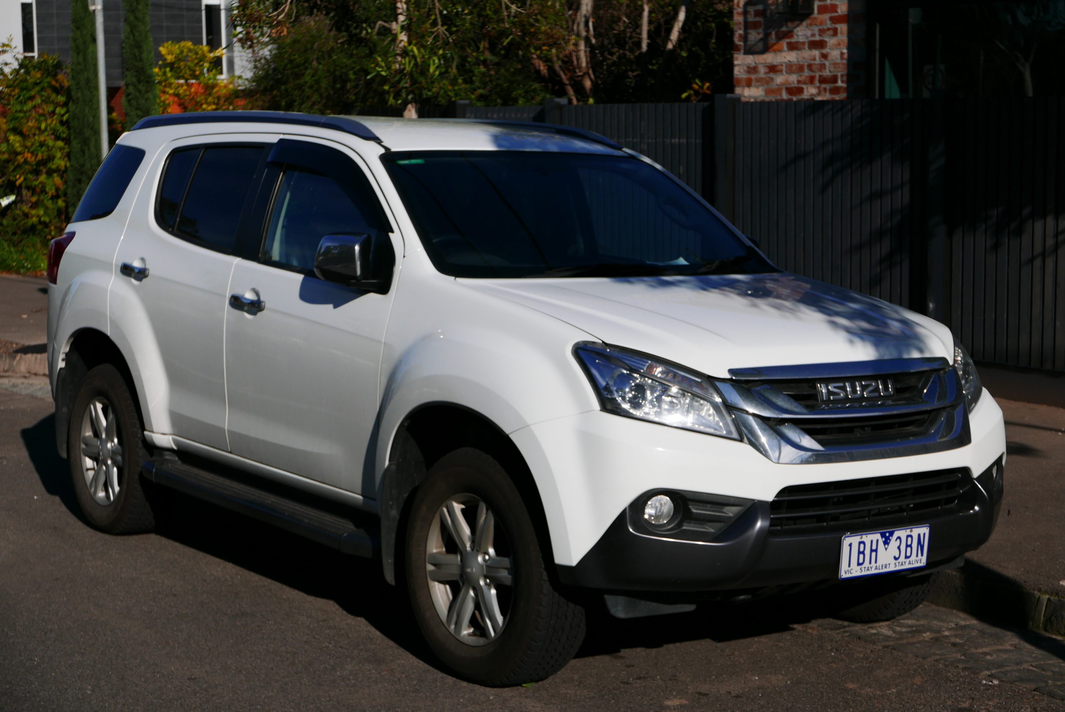 Фото isuzu mu x