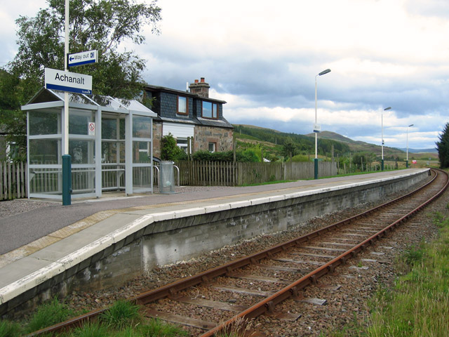 File:Achanalt Station - geograph.org.uk - 1451594.jpg