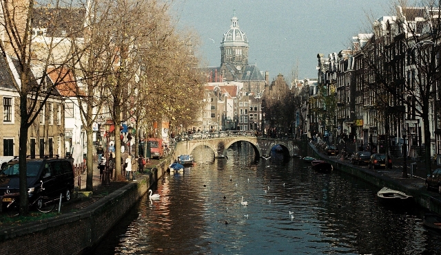 File:Amstel am Damm.JPG