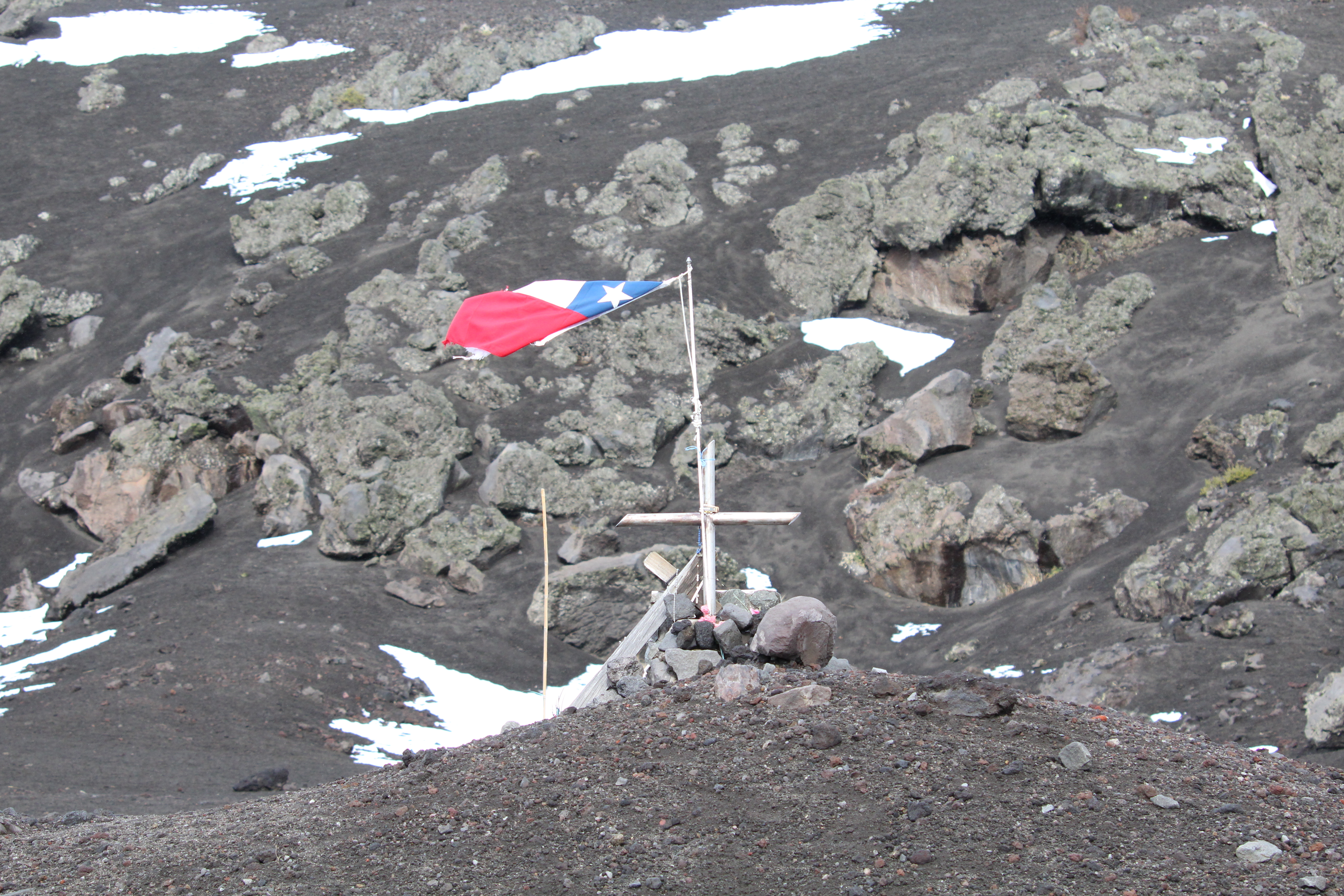 File:Volcan-Antuco-4.jpg - Wikimedia Commons