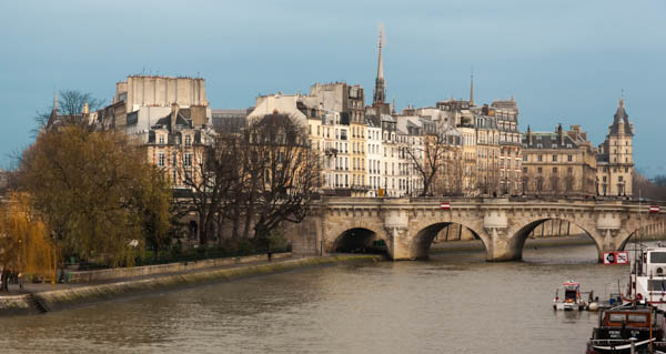 File:Brief late afternoon sun on the Île de la Cité, Paris 2013.jpg