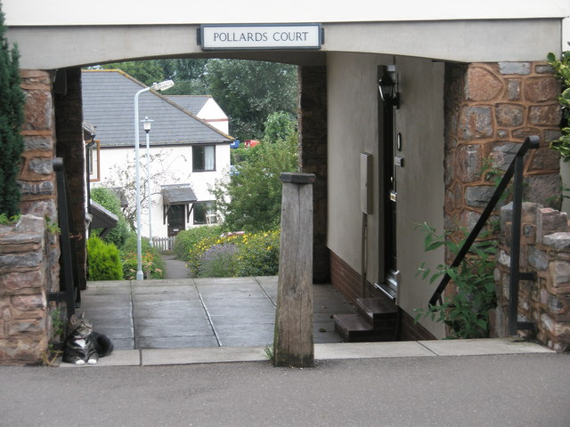 File:Cat taking it easy at entrance to Pollards Court - geograph.org.uk - 927866.jpg