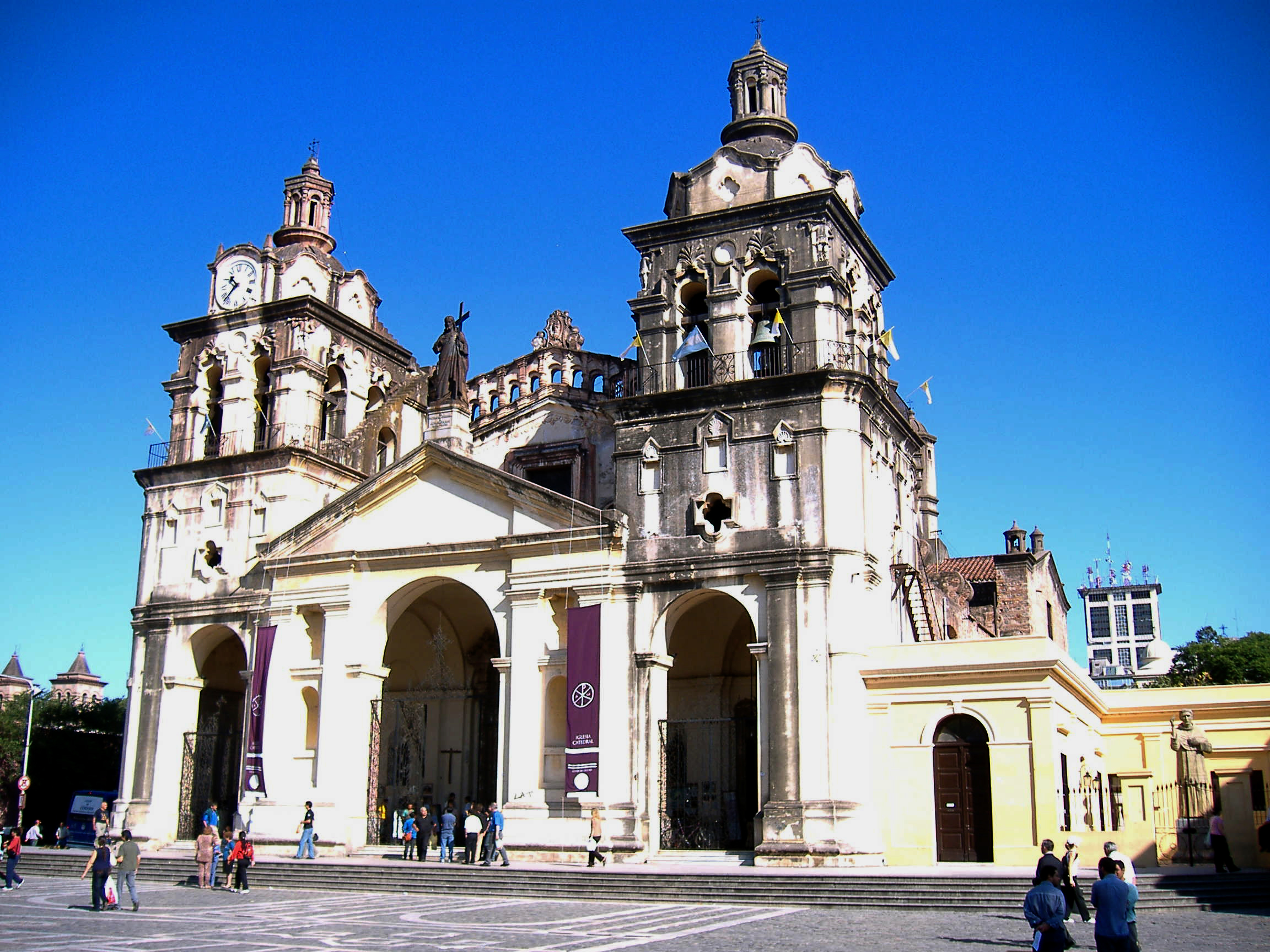 File:Catedral de Córdoba, Argentina.jpg - Wikimedia Commons