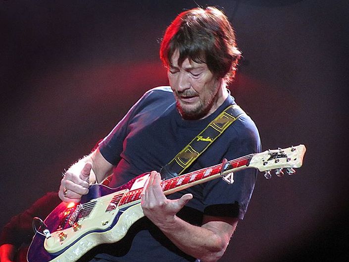 File:Chris Rea at the Heineken Music Hall - 2010-03-05.jpg