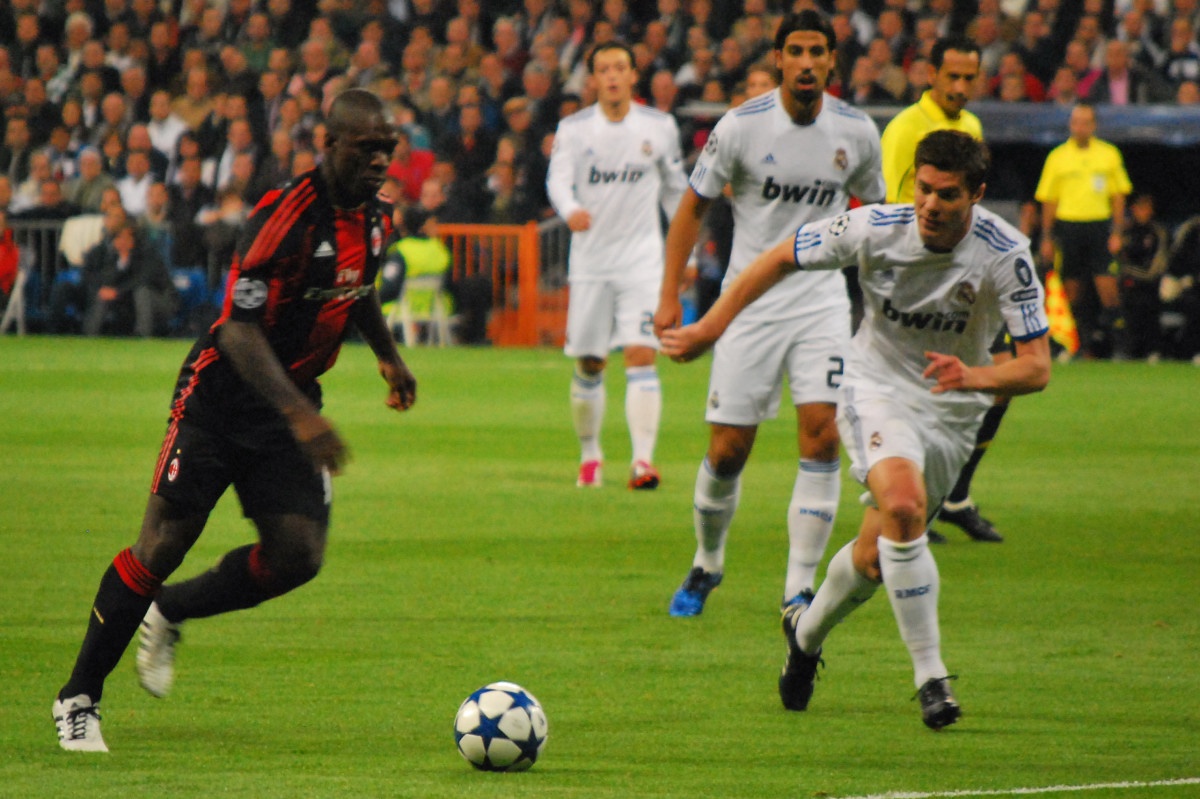 SPORTbible on X: Clarence Seedorf. The only player to win the UEFA Champions  League for 3 different clubs: Ajax, Real Madrid and Milan. Legend! 😍   / X