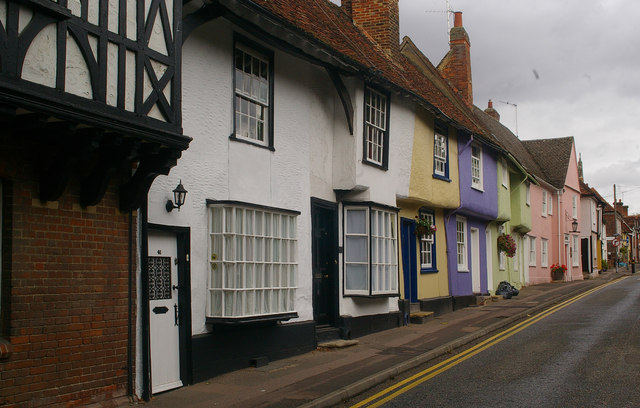 File:Cottages, Castle Street, Saffron Walden - geograph.org.uk - 950230.jpg