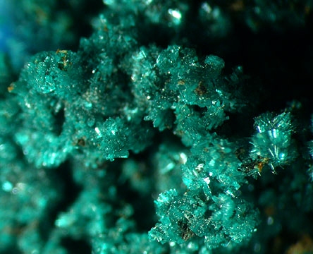 File:Cyanotrichite-Brochantite-Malachite-286292.jpg