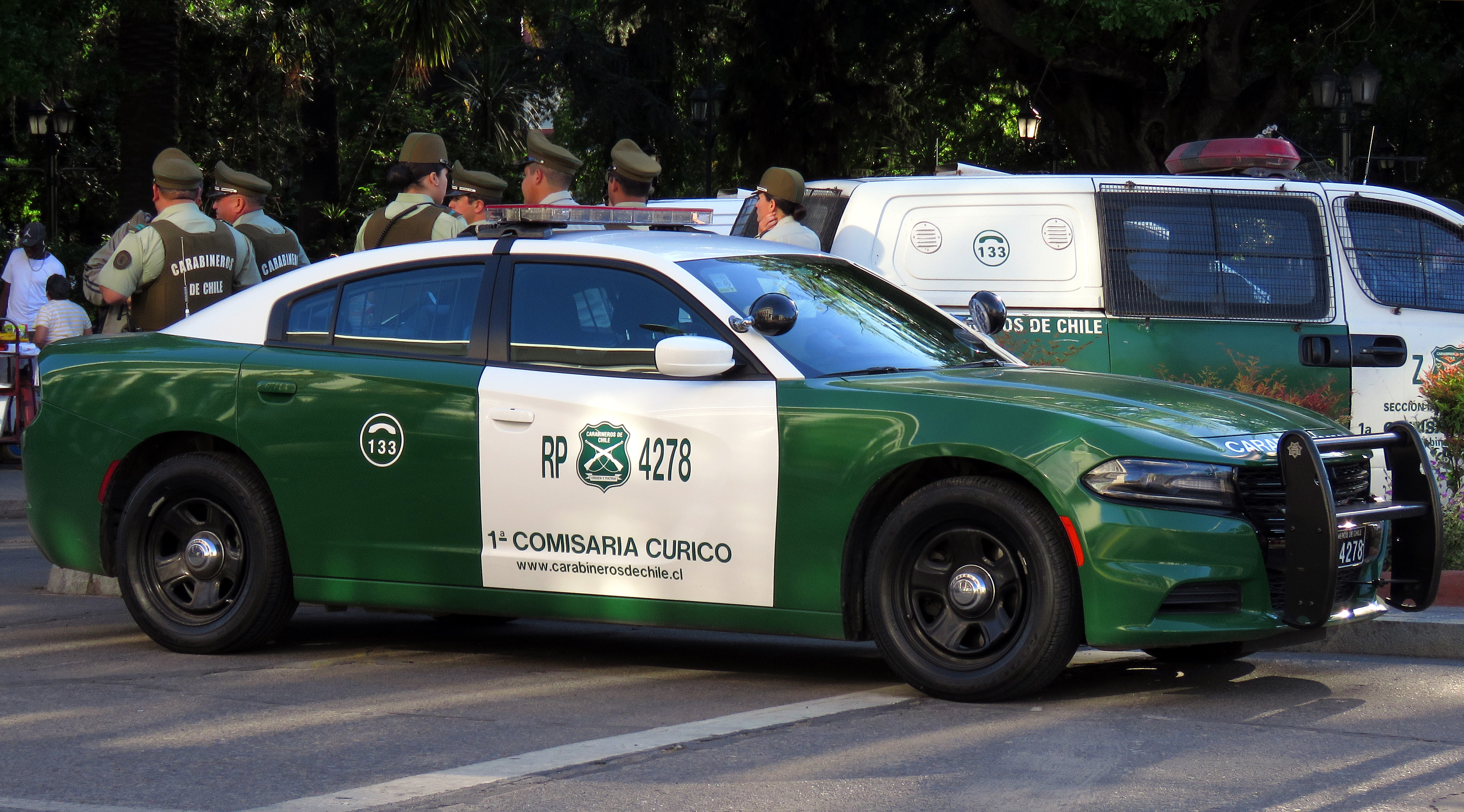 File:Dodge Charger Carabineros, Curico (45527394305).jpg - Wikimedia Commons