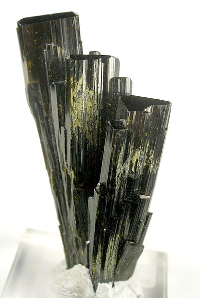 File:Epidote-249330.jpg