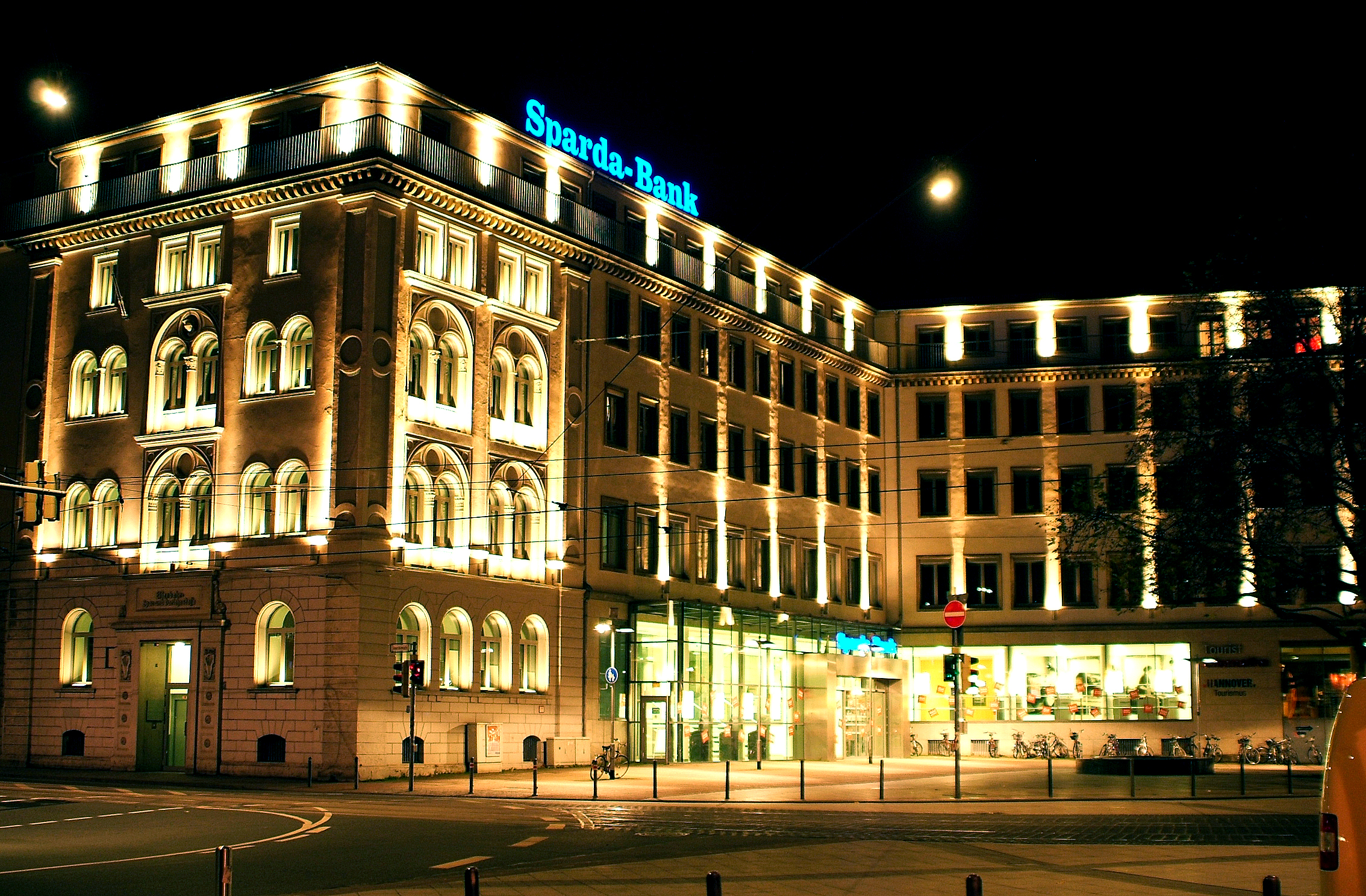 Datei Ernst August Platz 8 Hannover Mitte Sparda Bank Joachimstrasse Vom Hauptbahnhof Aus Jpg Wikipedia