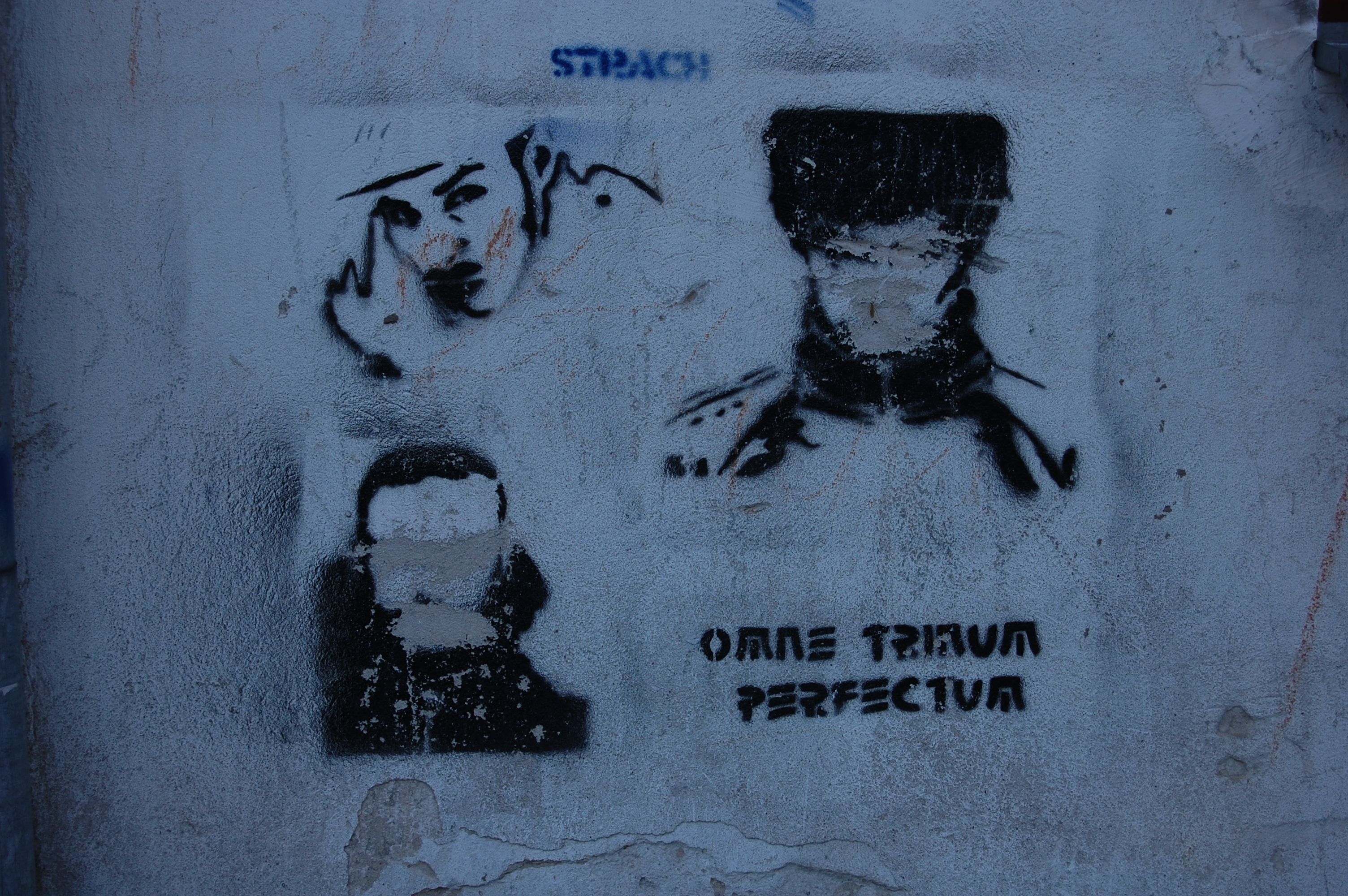 https://upload.wikimedia.org/wikipedia/commons/4/46/Graffiti_stencils_in_Lublin_001.JPG