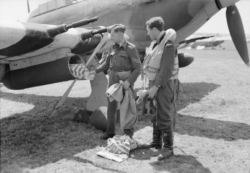 File:Hawker Hurricane mail delivery WWII IWM 373.jpg