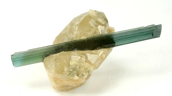 File:Hydroxylherderite-Tourmaline-243402.jpg