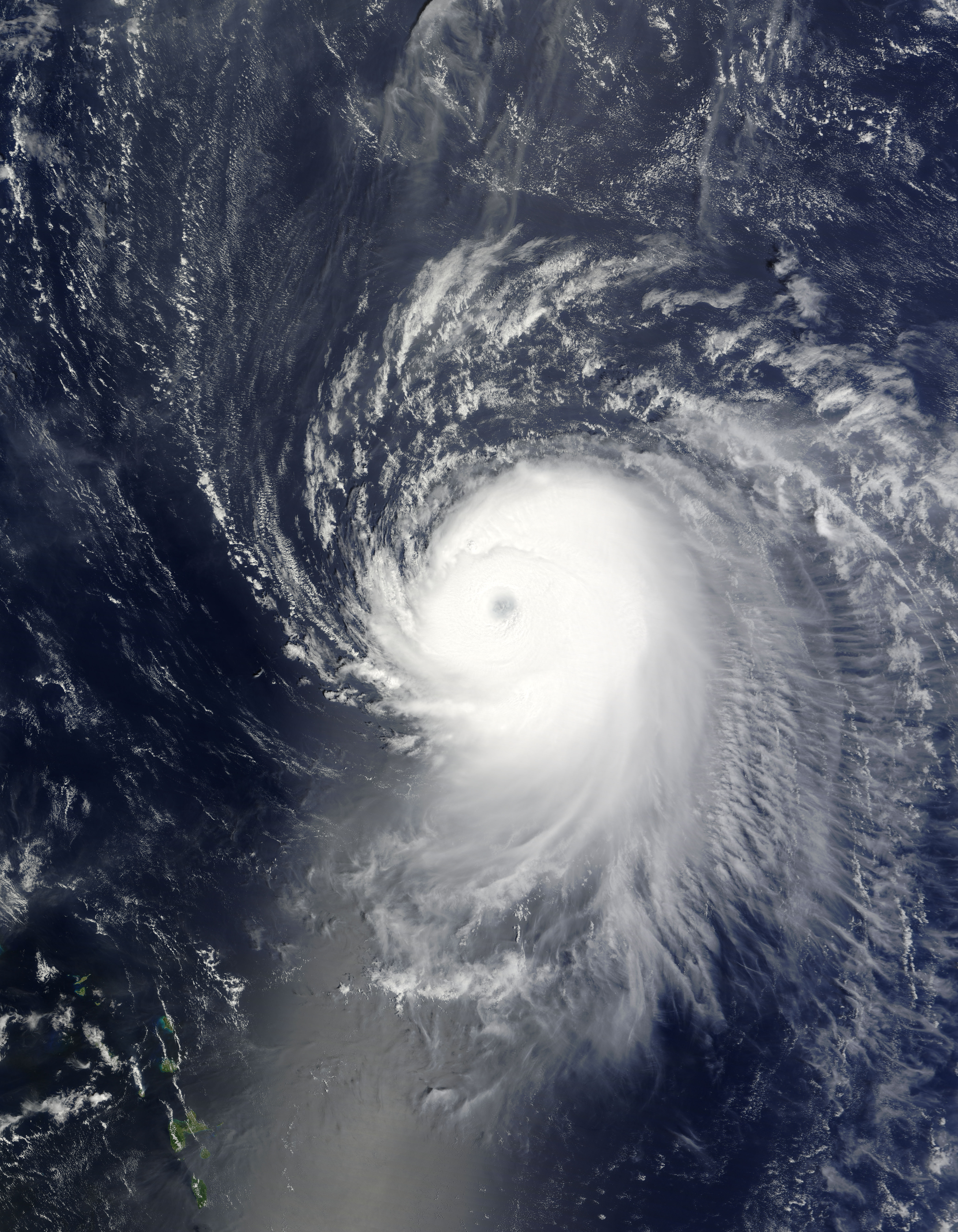File:Wikipedia Takes Montreal during hurricane Irene 12.jpg - Wikimedia  Commons
