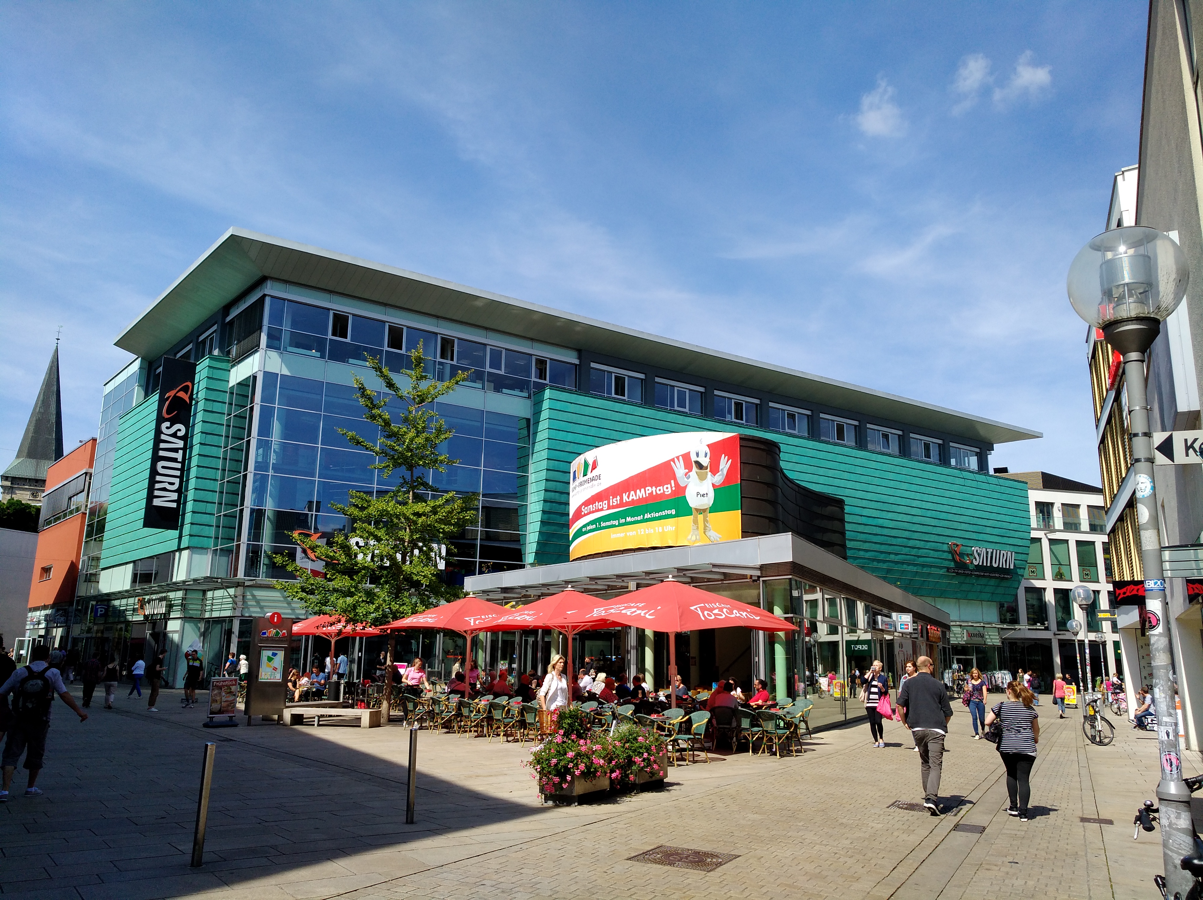 Der zentrale Platz des Einkaufsbereichs Kamp-Promenade in Osnabrück.