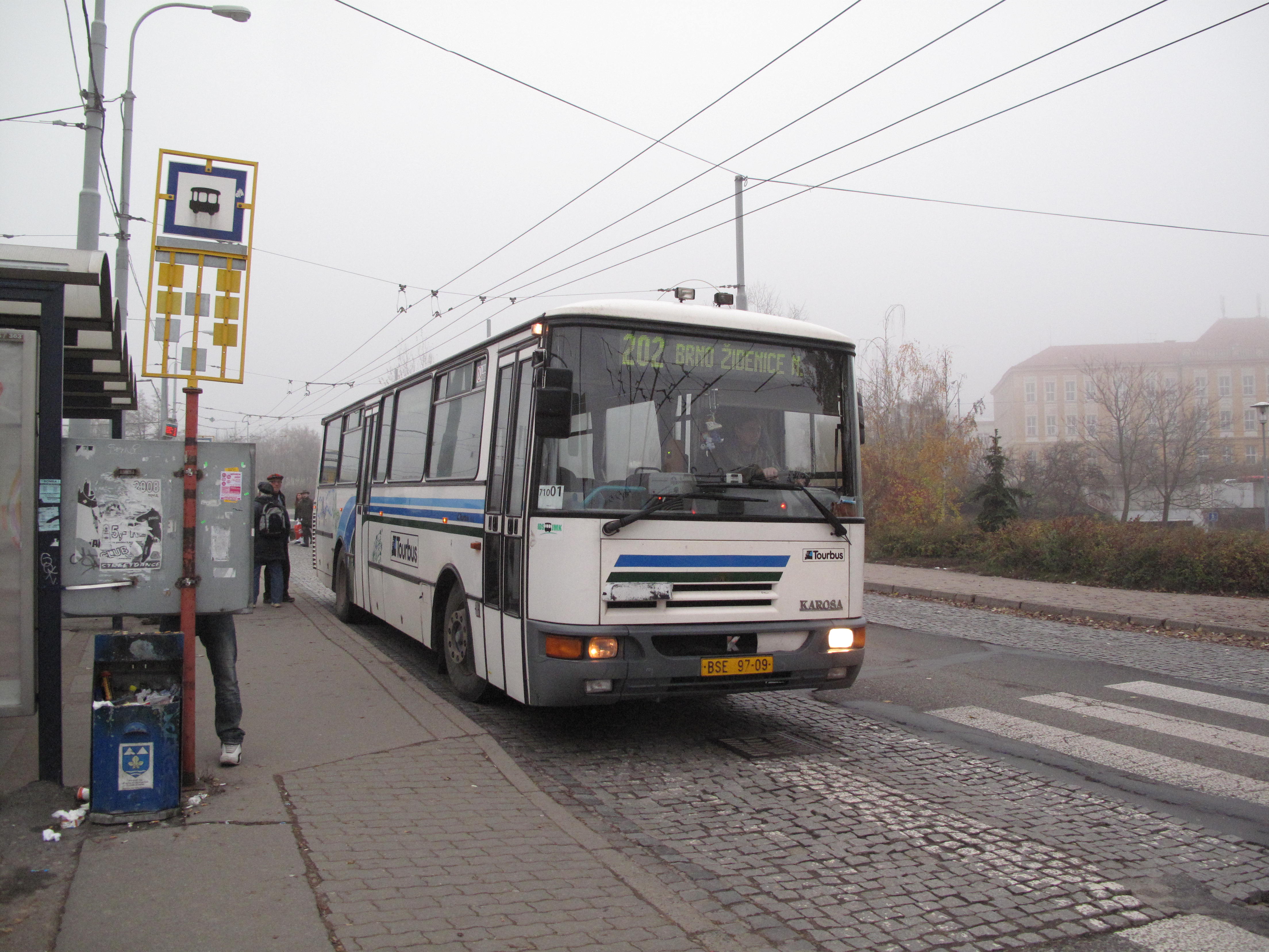 Маршрут 202. Автобус 85 новых Кароса в 961 е 1970 видео 2006 года.