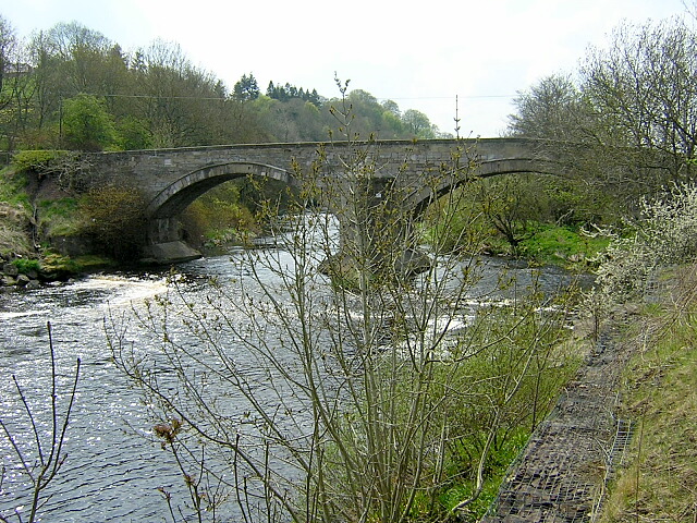 File:Linthaugh Bridge over Avon Water - geograph.org.uk - 165390.jpg