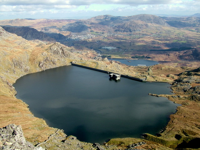 File:Llyn Stwlan - geograph.org.uk - 610791.jpg