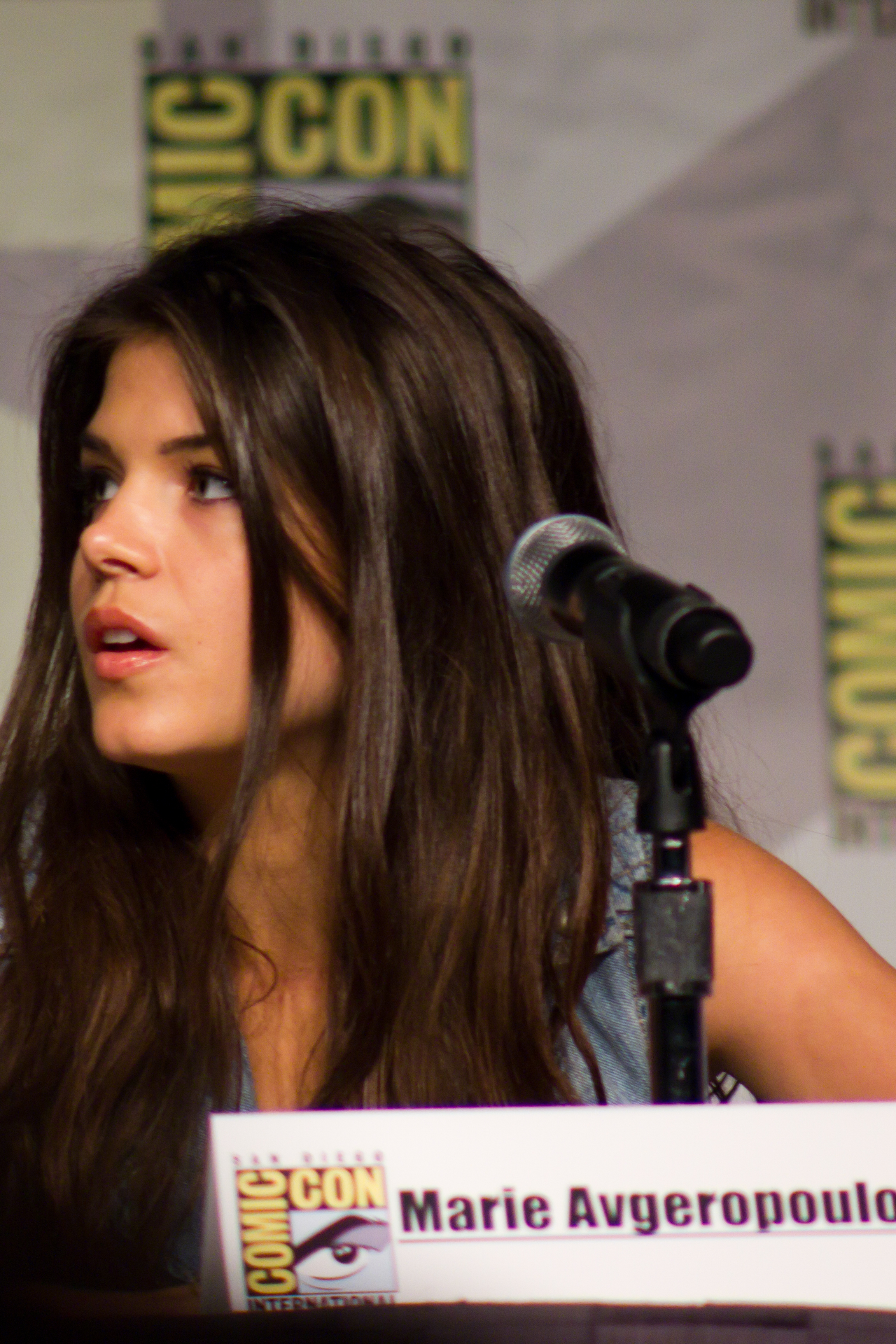 Marie_Avgeropoulos_2013_SDCC.jpg